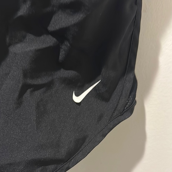 Girls Black Nike Shorts - Picture 4 of 7
